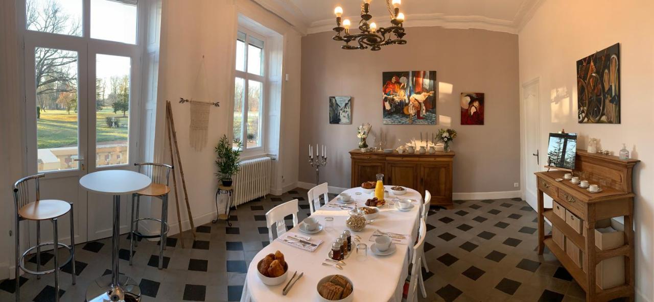Domaine Berenguer Bed & Breakfast Ouches Bagian luar foto