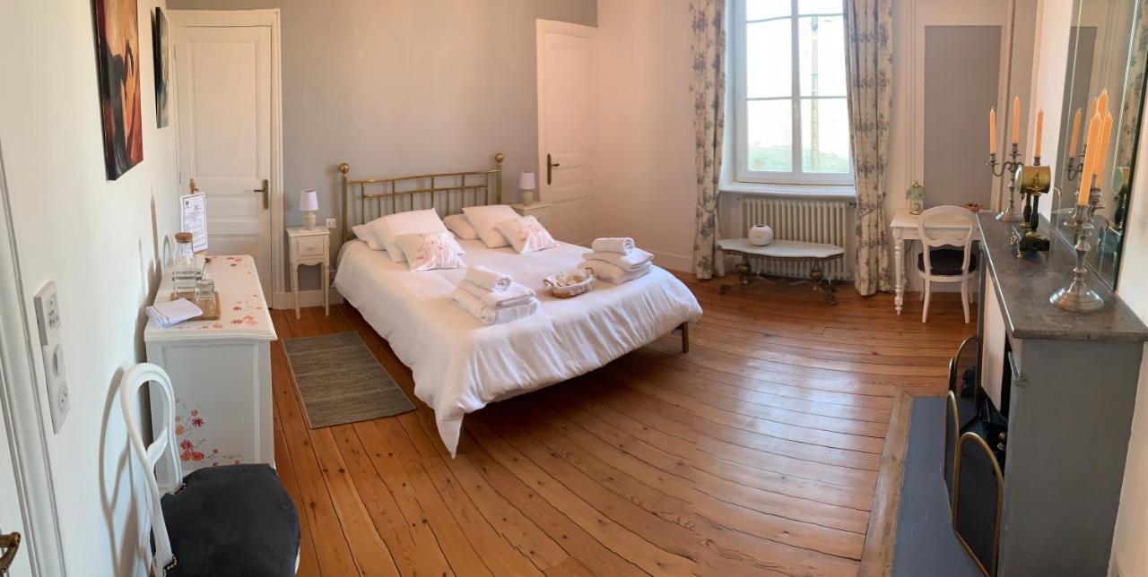 Domaine Berenguer Bed & Breakfast Ouches Bagian luar foto