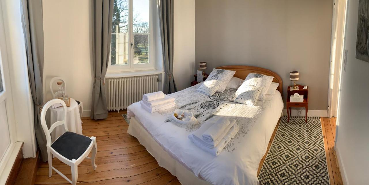 Domaine Berenguer Bed & Breakfast Ouches Bagian luar foto