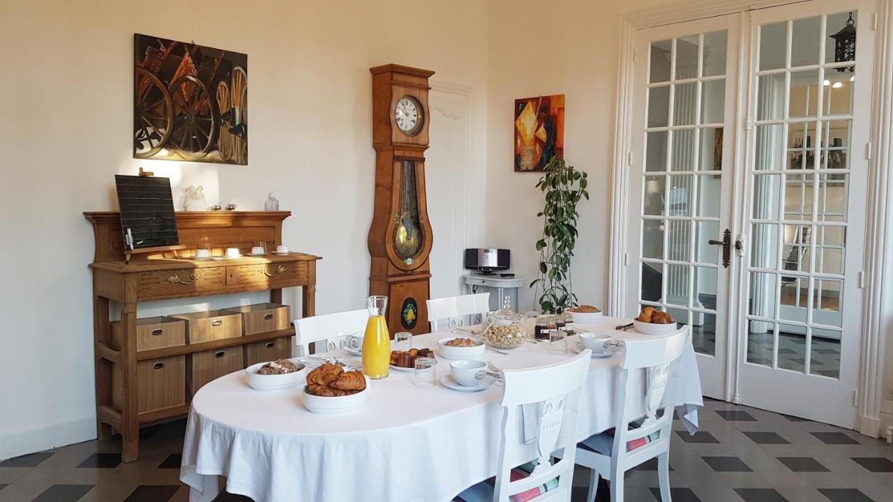 Domaine Berenguer Bed & Breakfast Ouches Bagian luar foto
