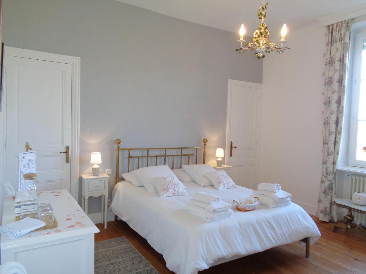 Domaine Berenguer Bed & Breakfast Ouches Bagian luar foto
